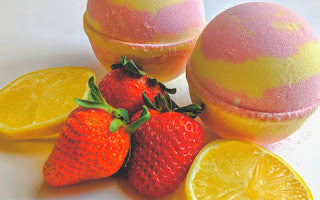 Strawberry Lemonade bath bombs