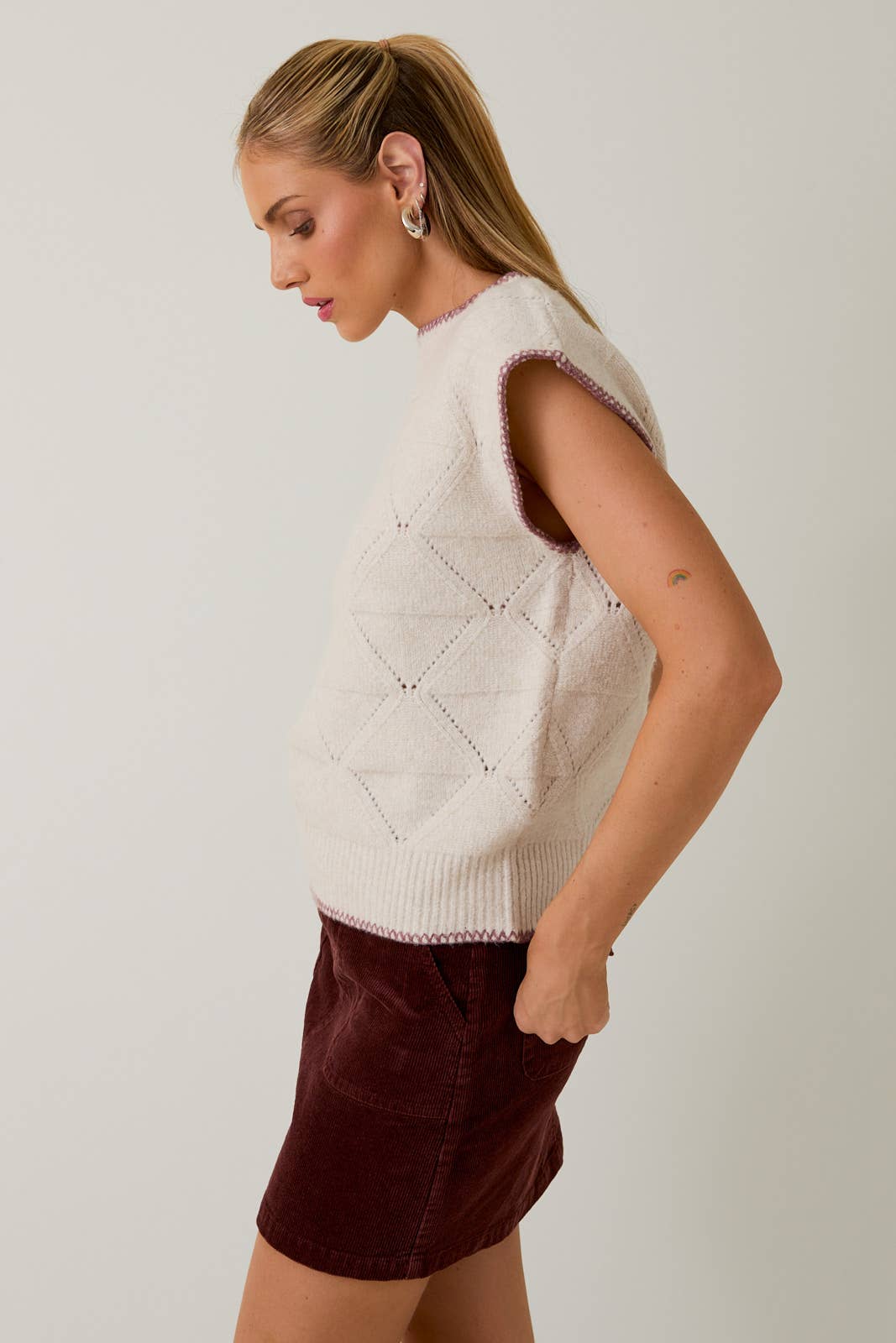 HIGH NECK WIDE SHOULDER SWEATER TOP