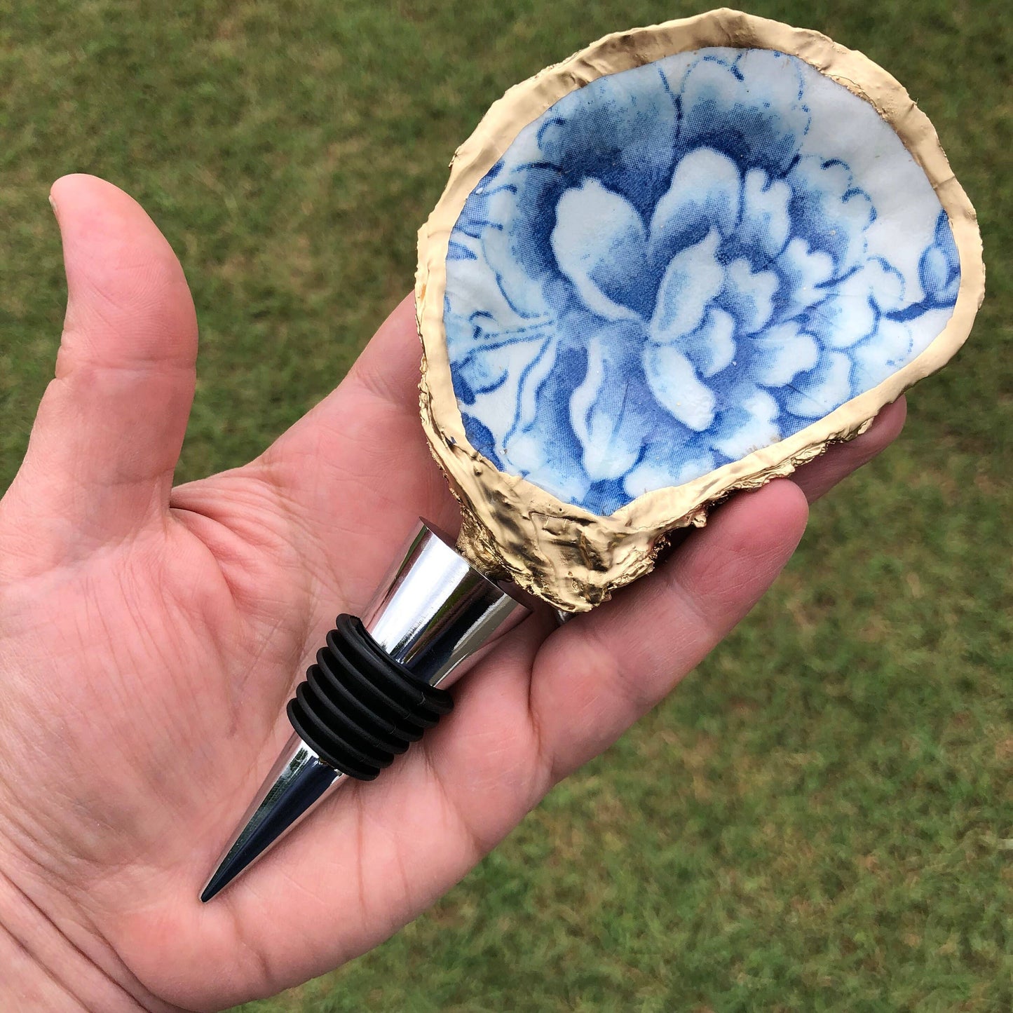 Oyster Shell Wine Stopper--Blue And White Chinoiserie