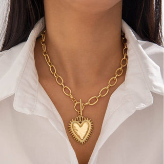 SPIKED HEART CHUNKY CHAIN TOGGLE NECKLACE