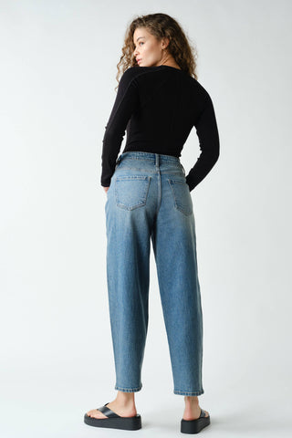 Essential Long-Sleeved Micro-Ribbed Henley Top