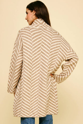 DIAGONAL STRIPE PATTERN CARDIGAN