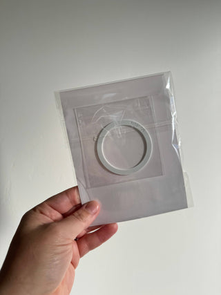 Kindle Girlie - Magnetic Kindle Accessory & Holder