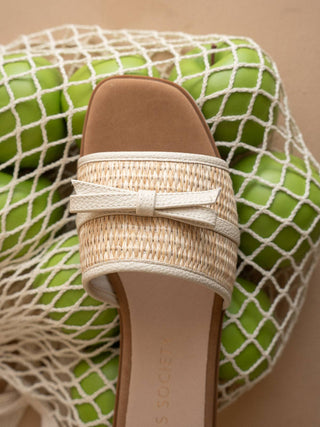 The Andrea | Natural Bow Raffia Slide – Feminine Summer Flat