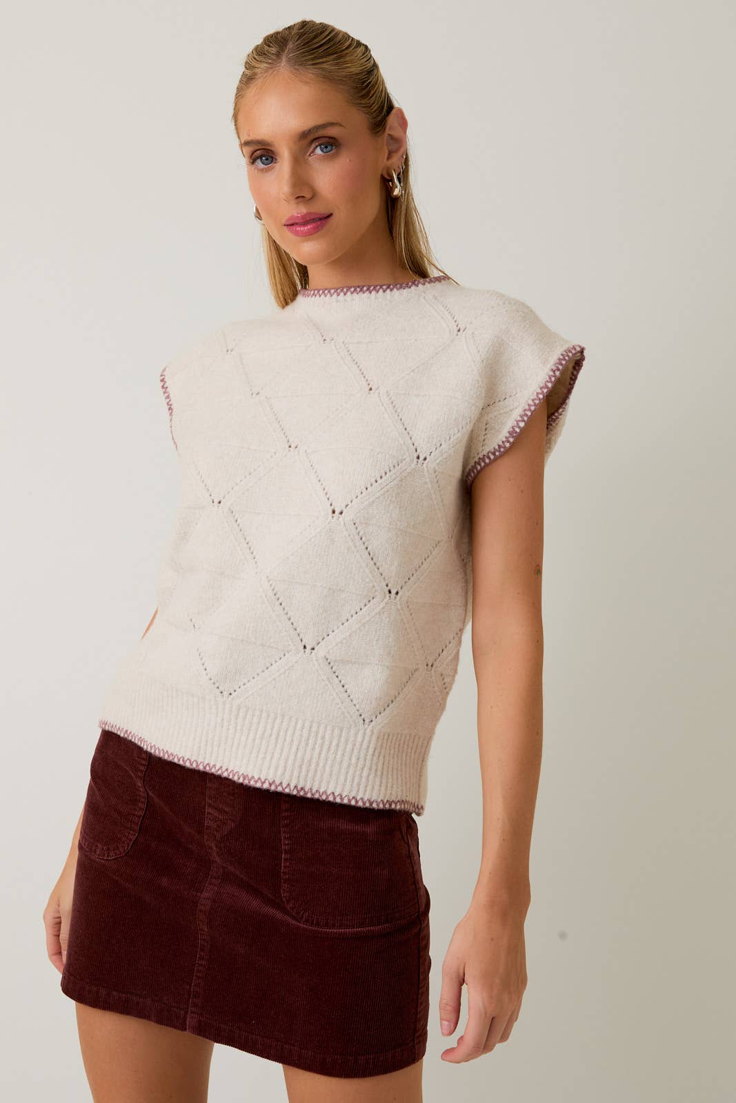 HIGH NECK WIDE SHOULDER SWEATER TOP