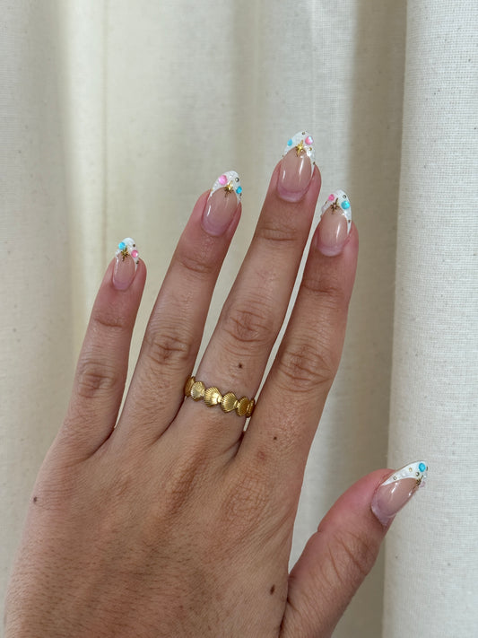 Tiny Clamshell Ring
