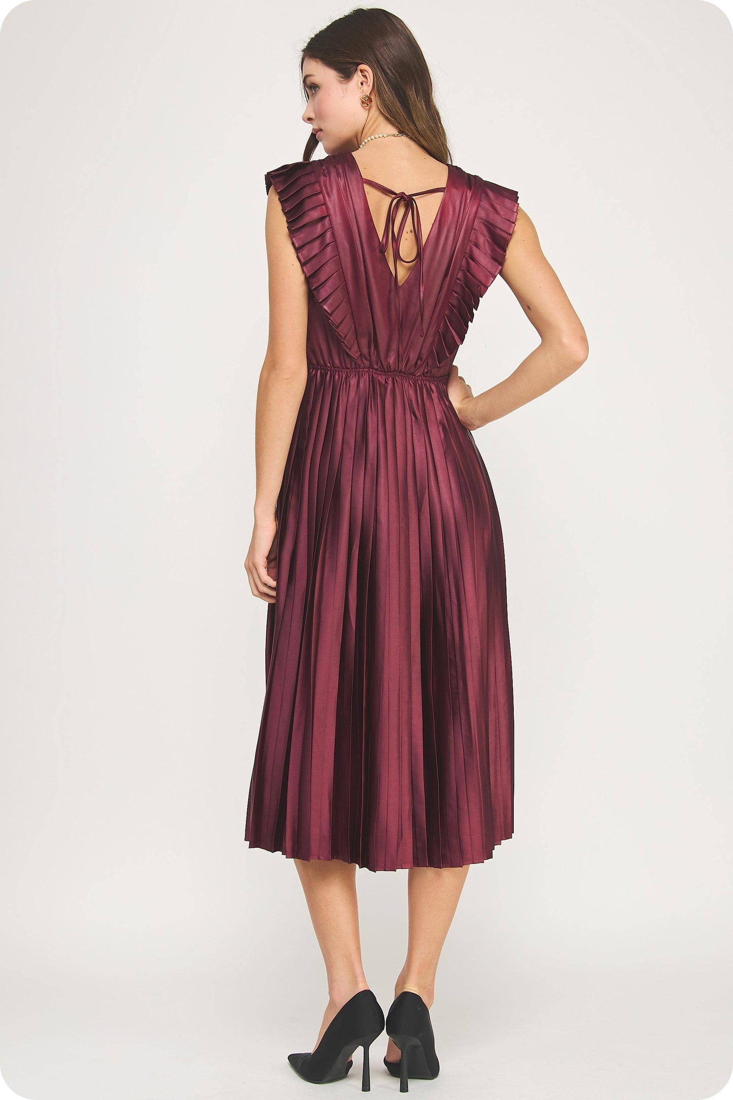 Lady in Luxe Sleeveless Pleated Satin Midi Dress