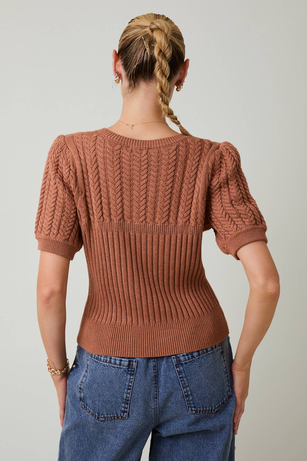 ROUND NECK PUFF SHORT SLEEVE CABLE SWEATER