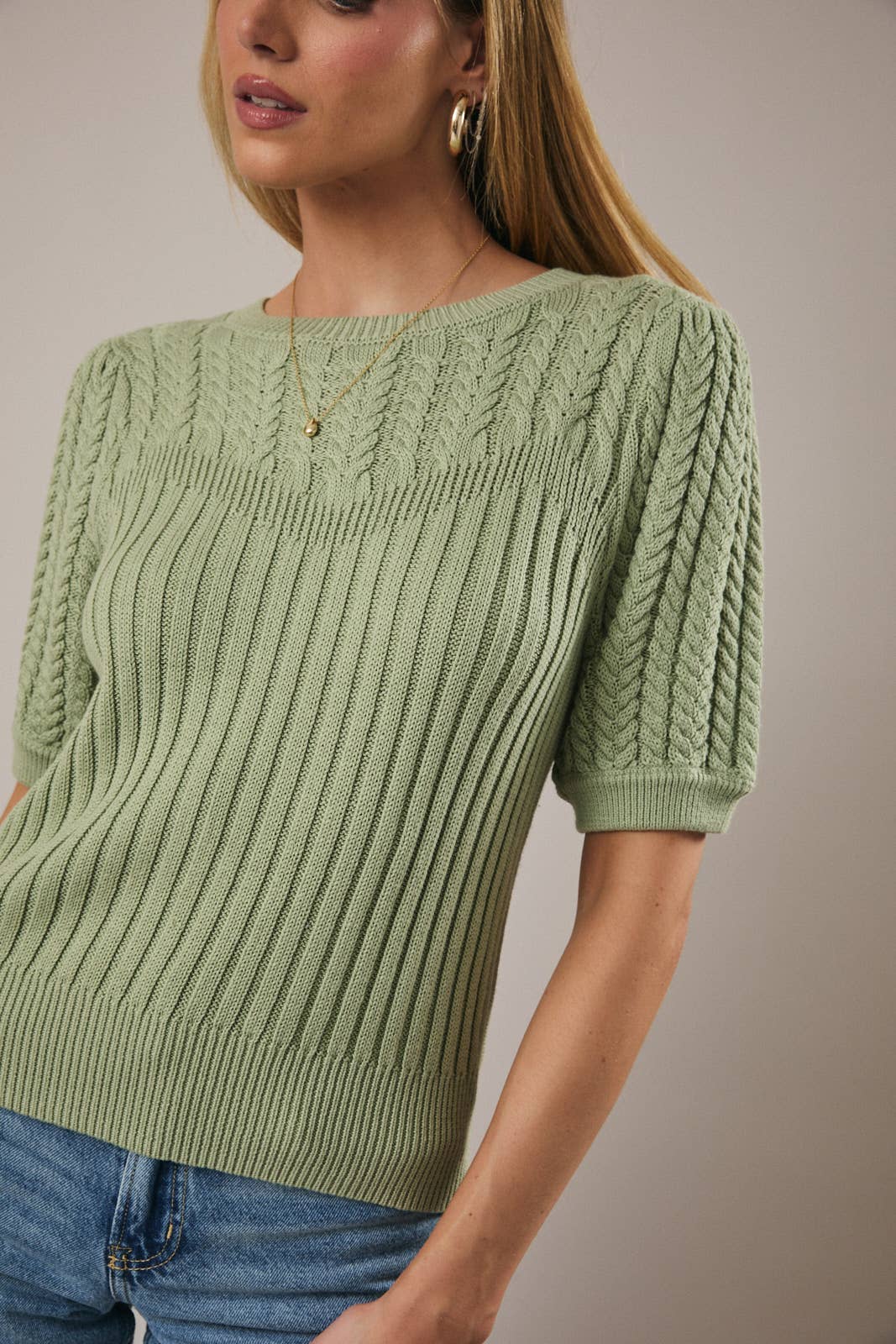 ROUND NECK PUFF SHORT SLEEVE CABLE SWEATER