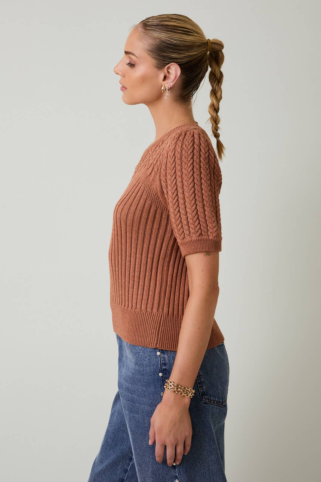 ROUND NECK PUFF SHORT SLEEVE CABLE SWEATER